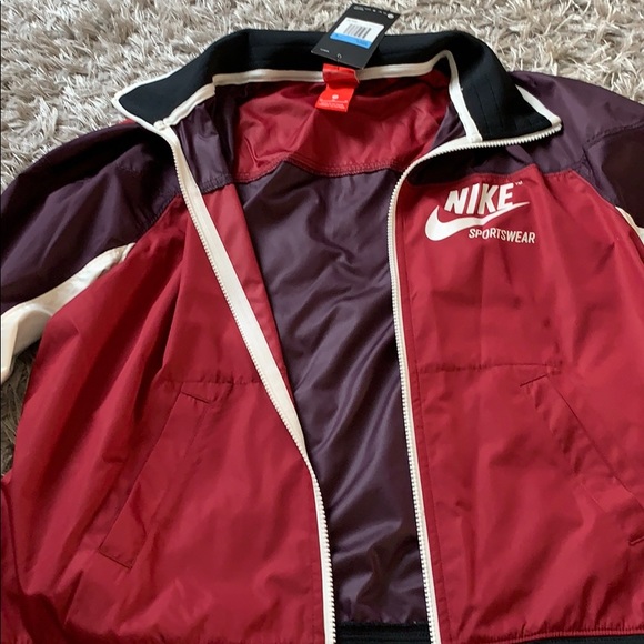 Nike Windbreaker - Picture 3 of 3